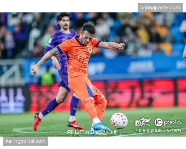 陈泽仕贴地斩远射破门，山东泰山客场反超天津津门虎